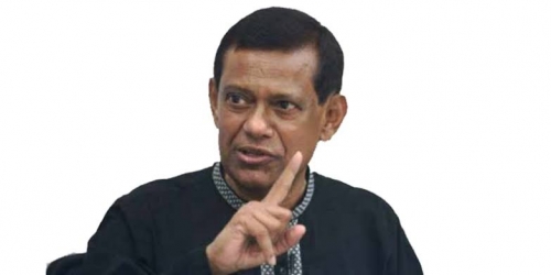 নোয়াখালীতে সাবেক বিচারপতি মানিকের বিরুদ্ধে মামলা
