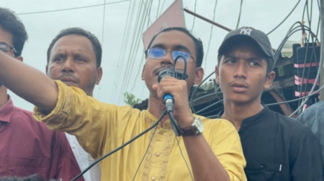 হাতিয়ায় ছাত্র আন্দোলনে শহীদ রিজভীর কবর জেয়ারত করলেন সমন্বয়ক মাসুদ