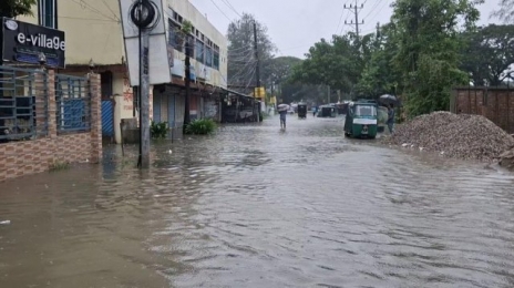 টানা বৃষ্টিতে ডুবে গেছে নোয়াখালী সব শিক্ষাপ্রতিষ্ঠান বন্ধ