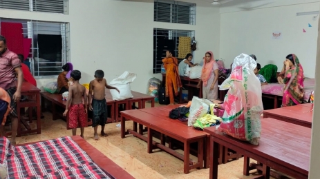 নোয়াখালীতে পানিবন্দি ২৫ লাখ মানুষ, আশ্রয়কেন্দ্রে উঠেছে ৩০ হাজার