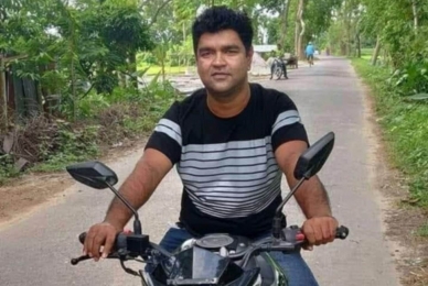 সাংবাদিকের বাবাকে হত্যাচেষ্টা: প্রকাশ্যে ঘুরছে হামলাকারীরা, ব্যবস্থা নেয়নি দল