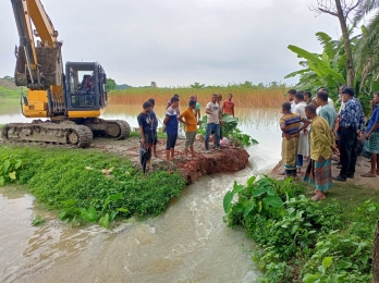 ব্যক্তির তৈরী করা সমস্যায় চৌগাছায়