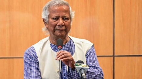 সাবেক সরকার কত টাকা ঋণ আত্মসাৎ করেছে তার হিসাব হচ্ছে: ড. ইউনূস