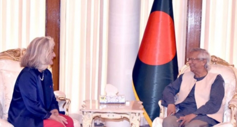 প্রধান উপদেষ্টার সঙ্গে ফরাসি, কানাডা ও মালয়েশিয়ার রাষ্ট্রদূতের সাক্ষাৎ