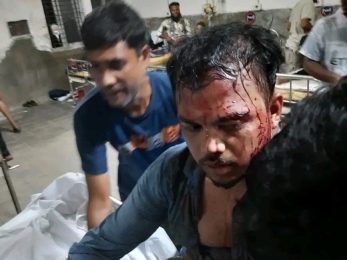 ববি শিক্ষার্থীদের সাথে বিএম কলেজের শিক্ষাথীদের মধ্যে দফায় দফায় সংঘর্ষ, আহত শতাধিক।