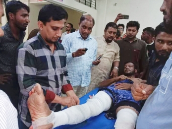  ছাত্রলীগ নেতার ধারালো অস্ত্রের আঘাতে যুবদল নেতা জখম