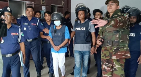 ১ টাকা জরিমানার বিনিময়ে জামিন পেল বিচারপতি মানিক।