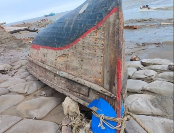 হাতিয়া নদী ভাঙ্গন রোধে ১২০০ কোটি টাকার অর্থ আত্মসাৎ এর অভিযোগ। 