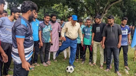 ইবিতে শহিদ মীর মুগ্ধ স্মৃতি আন্তঃব্লক ফুটবল টুর্নামেন্ট শুরু