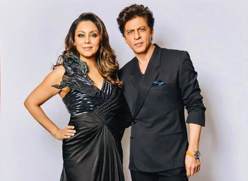 শাহরুখ গান গেয়েছেন গৌরীকে মুগ্ধ করতে ,মুখের ওপর গৌরী বলেছিল, ‘ফালতু’