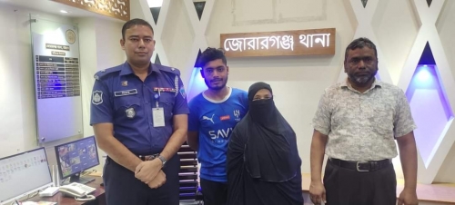 জোরারগঞ্জ থানার ওসির প্রচেষ্টায় সিজোফ্রেনিয়ায়   আ'ক্রা'ন্ত যুবক ফিরলো পরিবারের কাছে