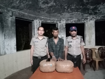 গ্যারেজে মিলল ৮ কেজি গাঁজা,সাথে নগদ টাকা, আটক-১
