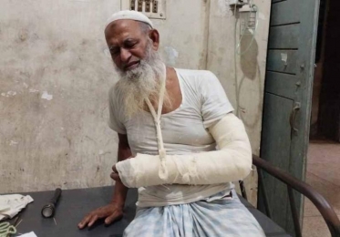 হাতিয়ায় সাংবাদিকের বাবাকে হাতুড়ি দিয়ে পিটিয়ে হত্যার চেষ্টা