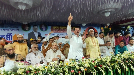 আওয়ামীলীগ পূনরায় ক্ষমতায় আসার দিবা স্বপ্ন দেখছে অন্তবর্ত্তীকালিন সরকারের কাধে ১৮ লক্ষ কোটি টাকার বৈদেশিক ঋণের বুঝা চাপিয়ে দিয়ে গেছে আ’লীগ........বিএনপির যুগ্ন মহাসচিব খায়রুল কবির খোকন