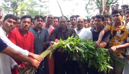 ভূঞাপুরে যুবদলের প্রতিষ্ঠা বার্ষিকীতে বৃক্ষ বিতরণ!
