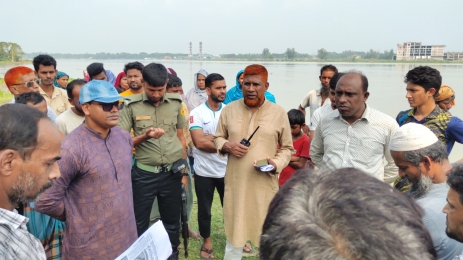 নলছিটিতে অবৈধভাবে নদী তীরের মাটি কাটায় অভিযান,মাটি কাটা যন্ত্র জব্দ।