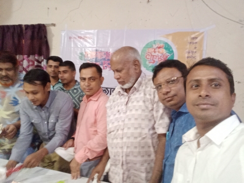 একজন সাংবাদিক উপরে ও তুলতে পারে- নিচে ও নামতে পারে- সিনিয়র মৎস্য কর্মকর্তা।।