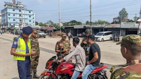 চৌদ্দগ্রামে মোবাইল কোট পরিচালনা করেন যৌথবাহিনী 