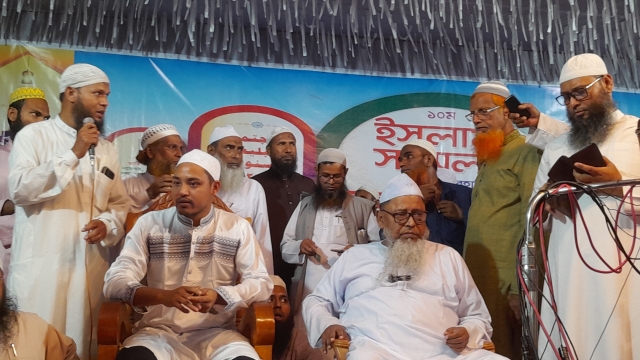 লালমনিরহাটে ধর্ম পরিবর্তন করে ইসলাম ধর্ম গ্রহণ করেছেন উৎপল কুমার।