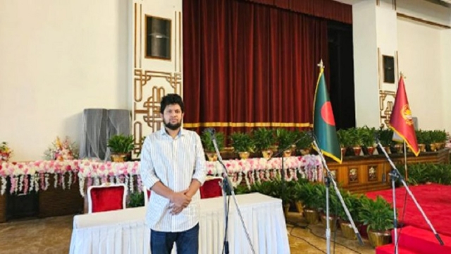বঙ্গভবন থেকে সরানো হলো শেখ মুজিবের ছবি