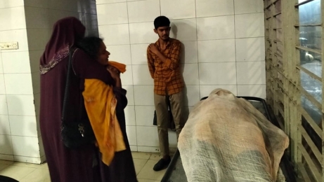 শেরপুরে স্ত্রীর লাশ রেখে পলাতক স্বামী