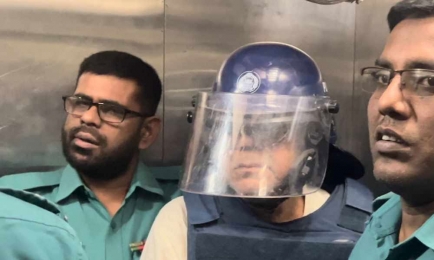  ৮ দিনের রিমান্ডে সাবেক মন্ত্রী কামরুল ইসলাম