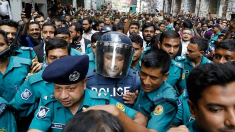 আইনজীবী সুমনের দুই দিনের রিমান্ড মঞ্জুর 