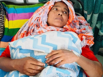 বগুড়ায় স্ত্রীকে মধ্যযুগীয় কায়দায় পিটিয়ে হ*ত্যা। 