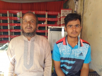 বৈষম্যবিরোধী ছাত্র আন্দোলনে আহত বাবা ছেলের খোঁজ রাখেনি কেউ।।