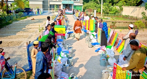 নলছিটিতে পারিবারিক পুষ্টি বাগানের কৃষি উপকরণ বিতরন।