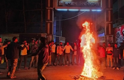 কমিটি বাতিলের দাবিতে উত্তাল জবি ক্যাম্পাস, ছাত্রদলের মশাল মিছিল