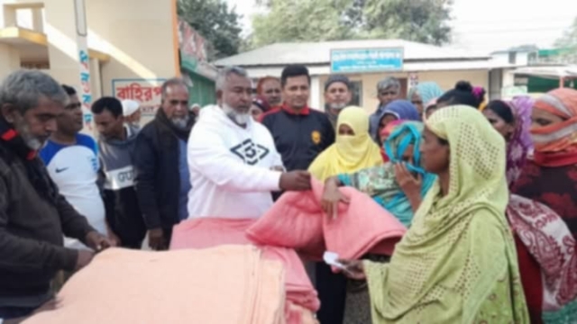 সিরাজগঞ্জ শীতার্ত ১৫৫ জন গরীব,অসহায় ও দুঃস্থ মানুষের মাঝে শীতবস্ত্র(কম্বল) বিতরণ