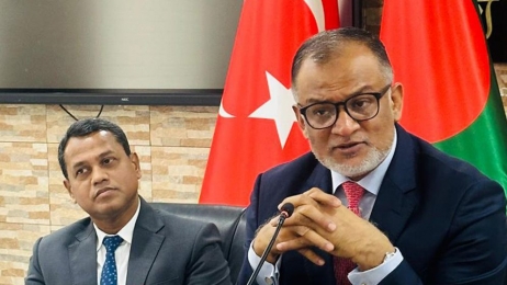 বাণিজ্য উপদেষ্টা সংবাদ সম্মেলনে: টিসিবির ৩৭ লাখ দ্বৈত কার্ড বাতিল এবং চালের দাম বৃদ্ধি 'সাময়িক'