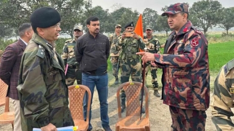 সীমান্তে কাঁটাতারের বেড়া নিয়ে উত্তেজনা: কেন বাধা দিচ্ছে বিজিবি?