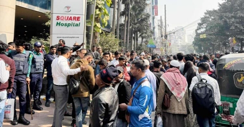 টিকা না পেয়ে সড়ক অবরোধে প্রবাসীদের বিক্ষোভ