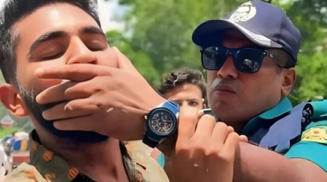আন্দোলনে শিক্ষার্থীর মুখ চেপে ধরা সেই পুলিশ কর্মকর্তা কারাগারে