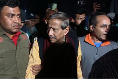 সাবেক সমাজকল্যাণমন্ত্রী নুরুজ্জামান আহমেদ গ্রেপ্তার