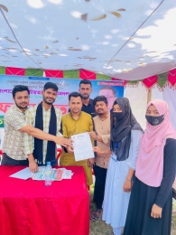কেন্দ্রীয় ছাত্রদলের নির্দেশনায় সাইফুল ইসলাম উজ্জ্বলের নেতৃত্বে সেনবাগে ছাত্রদলের ফরম বিতরণ