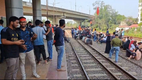  শিক্ষার্থীদের রেলপথ অবরোধ