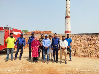নলছিটিতে দুই ইট ভাটায় উপজেলা প্রশাসনের অভিযানে জরিমানা ও ড্রাম চিমনি ধ্বংস।
