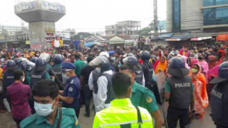ঢাকা-ময়মনসিংহ মহাসড়ক অবরোধ, শ্রমিক - পুলিশ সংঘর্ষে আহত ১০