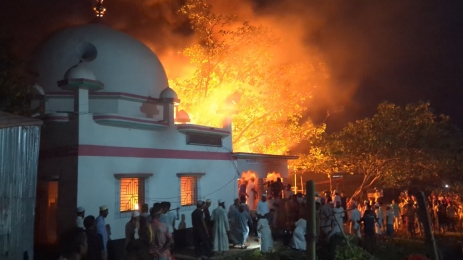 মাজারে হামলার ঘটনায় হয়নি মামলা। ভয়ে ঘর থেকে বের হচ্ছে না ভক্তরা।