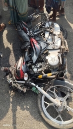 বরগুনায় সড়কে ঝরলো ৩ প্রান 