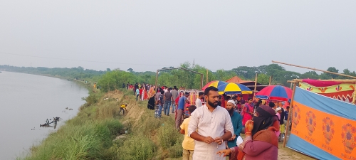 ঈদুল ফিতরে জমজমাট আঠারোবেকী ইকোপার্ক ভাঙ্গন আতঙ্কে দর্শনার্থীরা।