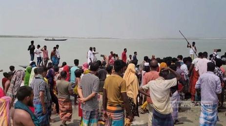 জামালপুরে যমুনা নদীতে ৪০ যাত্রী নিয়ে নৌকাডুবি 