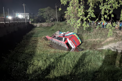 বাস দুর্ঘটনায় জামায়াতের ইসলামীর ৩ নেতা–কর্মী নিহত,  আহত ৪০ 