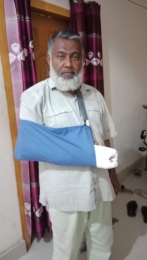 হাতিয়া কমিউনিটি কলেজের অধক্ষের উপর সন্ত্রাসীদের হামলা
