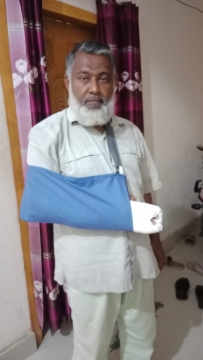 হাতিয়া কমিউনিটি কলেজের অধক্ষের উপর সন্ত্রাসীদের হামলা
