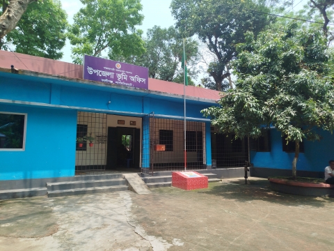 ভূমি অফিসে এসি ল্যান্ড পদ শূন্য কালীগঞ্জে দুর্ভোগের শিকার সেবাপ্রত্যাশীরা।।