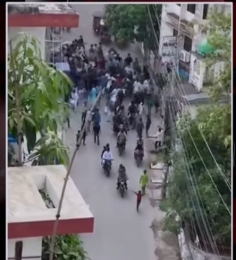 কুমিল্লায় অস্ত্র হাতে কিশোর গ্যাং গ্রুপের মহড়া- প্রশাসন নিরব ভূমিকায়। 